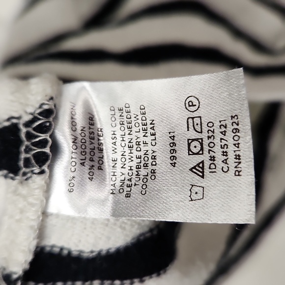 EUC Lou Grey Women's sz M  Pullover w/hoodie & front pouch Super comfortable - Picture 3 of 4